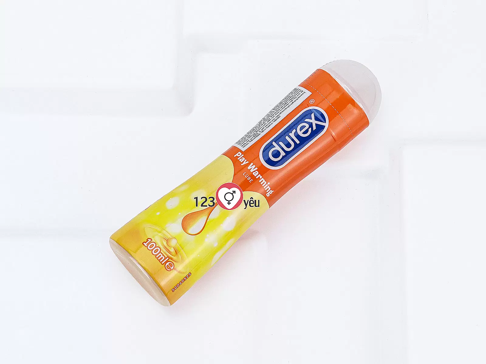 Gel bôi trơn gốc nước Durex Play Warming Lube mang lại cảm giác ấm , dịu nhẹ
