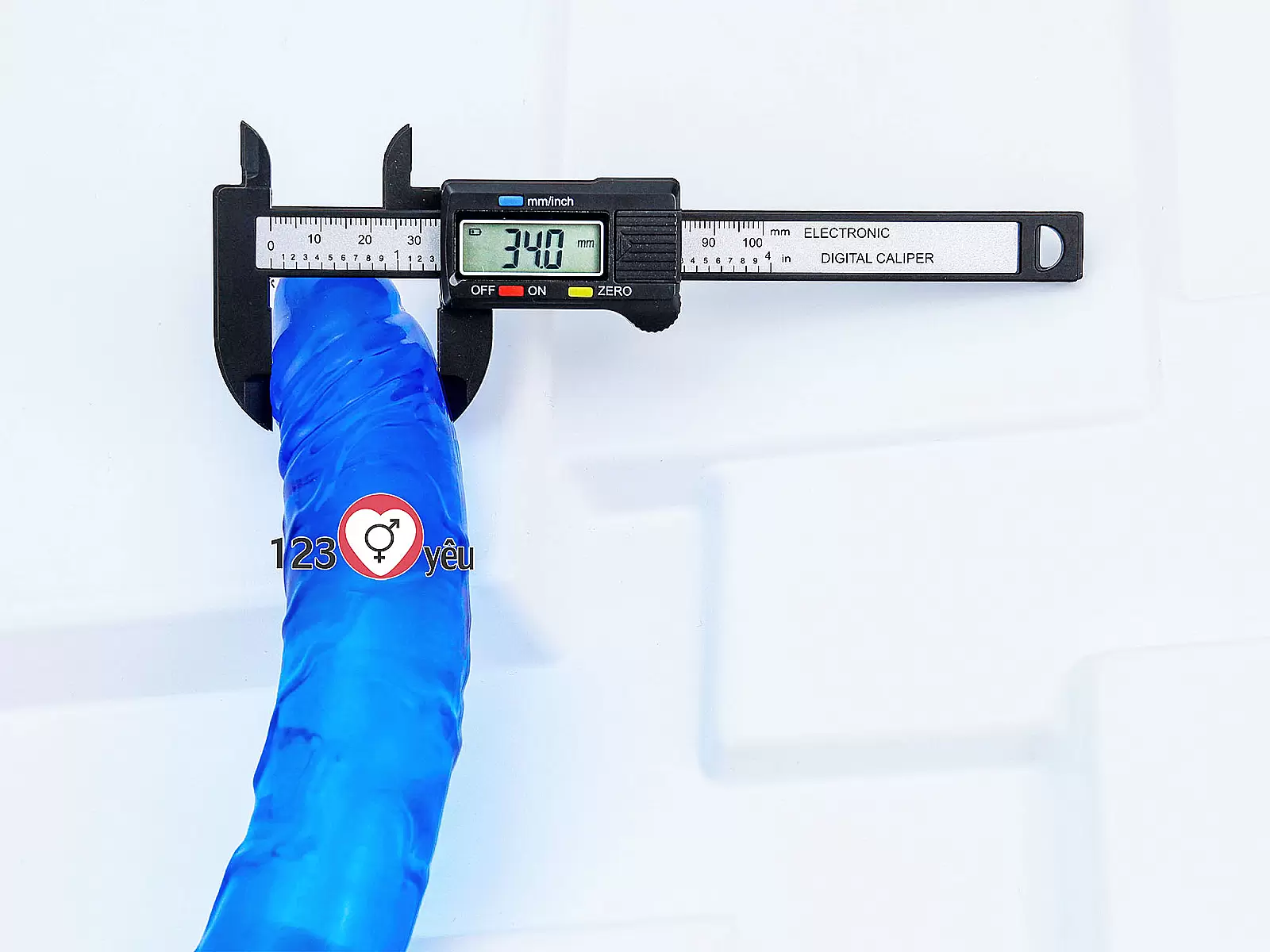 Dương vật giả 2 đầu dương vật và kích hậu xanh đỏ