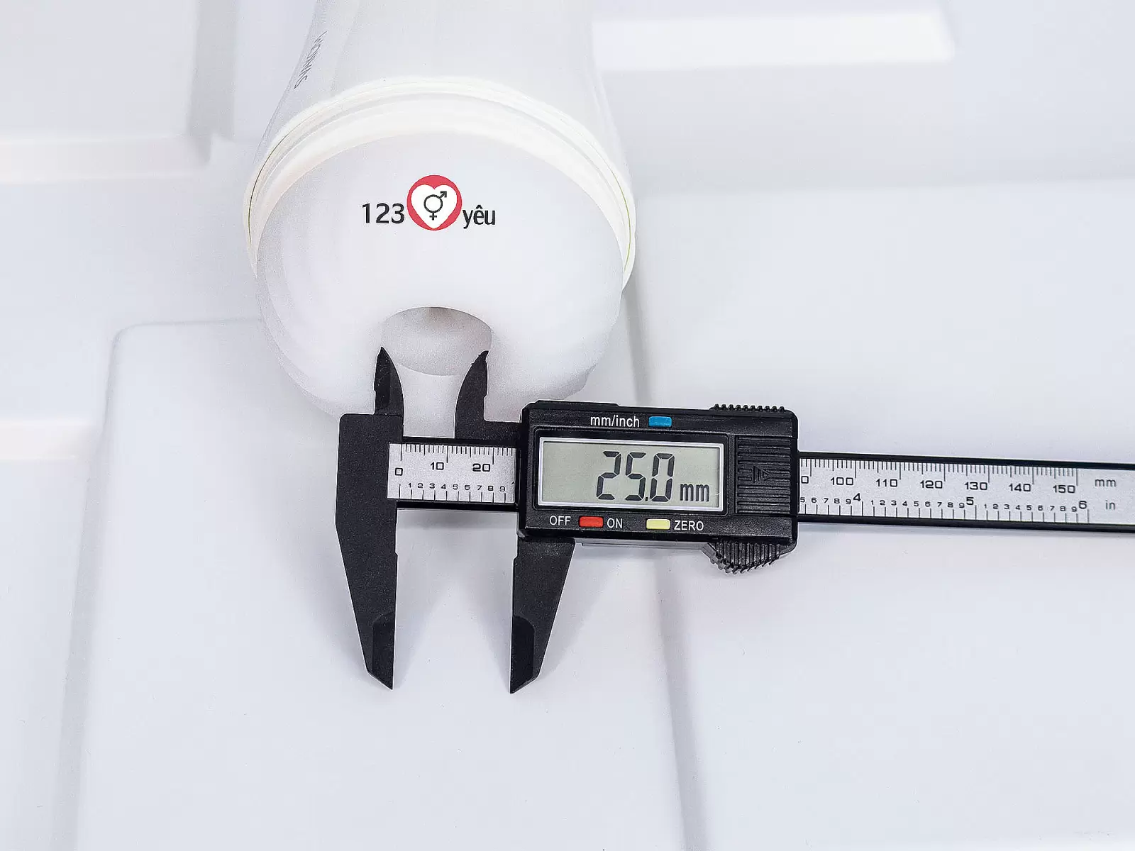Âm đạo giả ngụy trang Svakom Robin pin sạc
