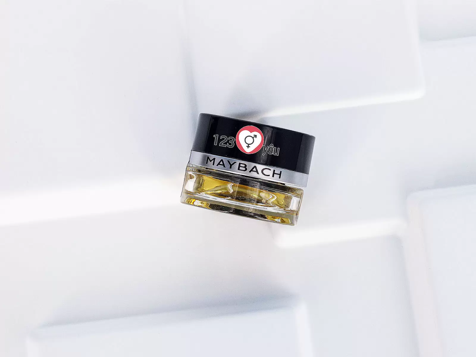Nước hoa xe hơi Maybach Agarwood đẳng cấp mùi hương cho nội thất xe sang
