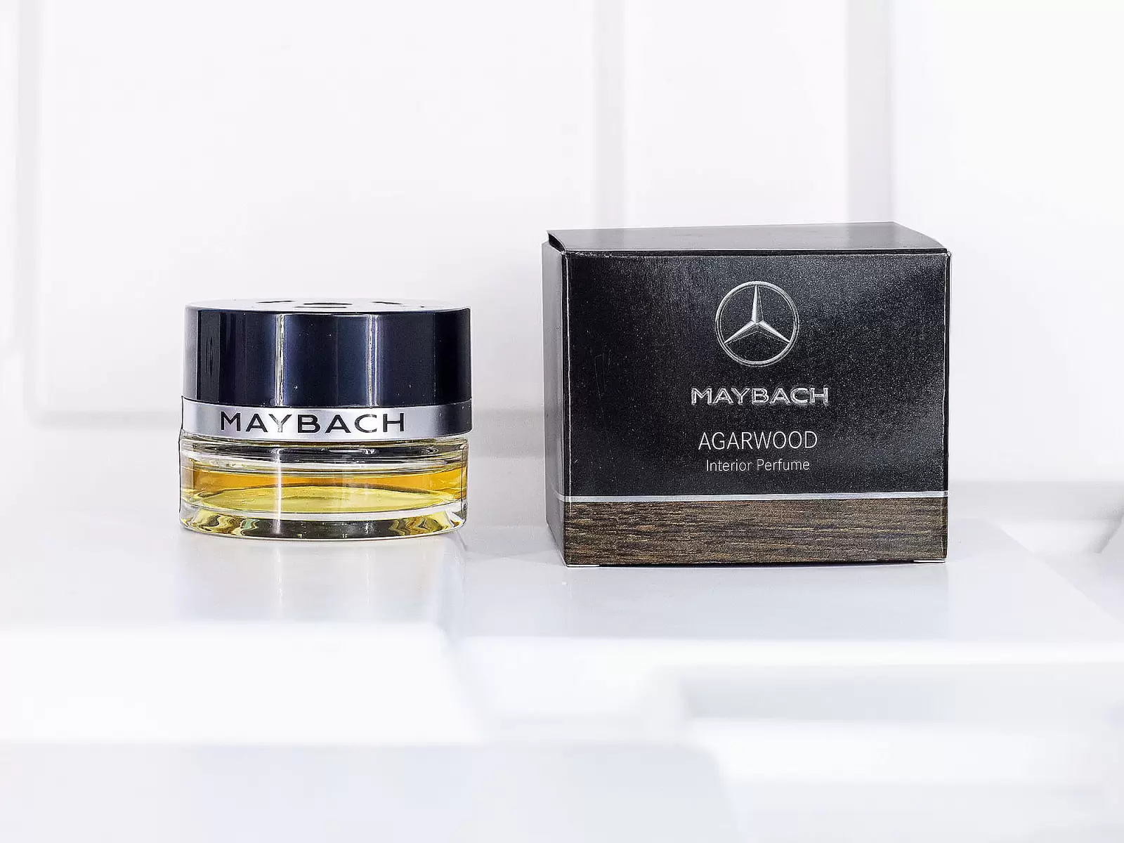 Nước hoa xe hơi Maybach Agarwood đẳng cấp m&ugrave;i hương cho nội thất xe sang