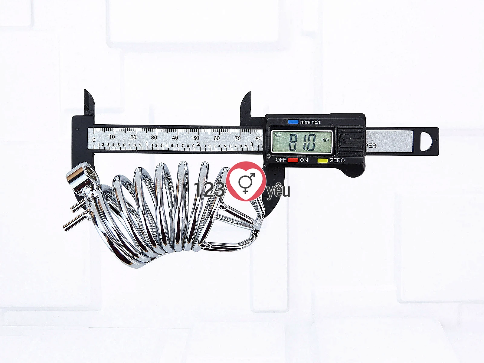 Dụng cụ bạo dâm khóa dương vật inox thiết kế lồng kim loại kèm ổ khoá
