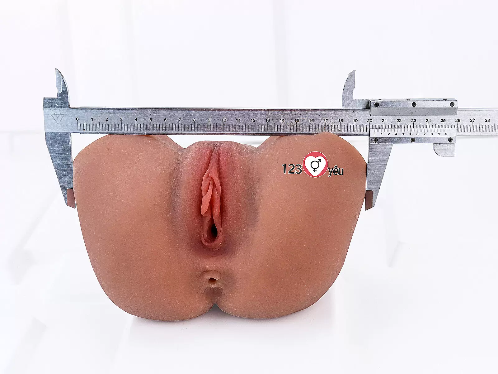 Âm đạo giả chổng mông nâu silicon trải nghiệm chân thực với kích thước nhỏ gọn