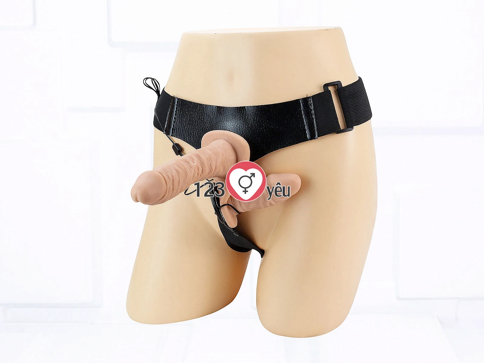 Dương vật giả có dây đeo 2 đầu Ultra Doube Head có rung