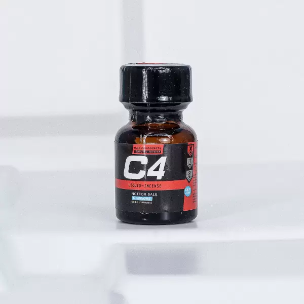 Chai hít C4 Liquid Incense Red tăng cảm giác hưng phấn