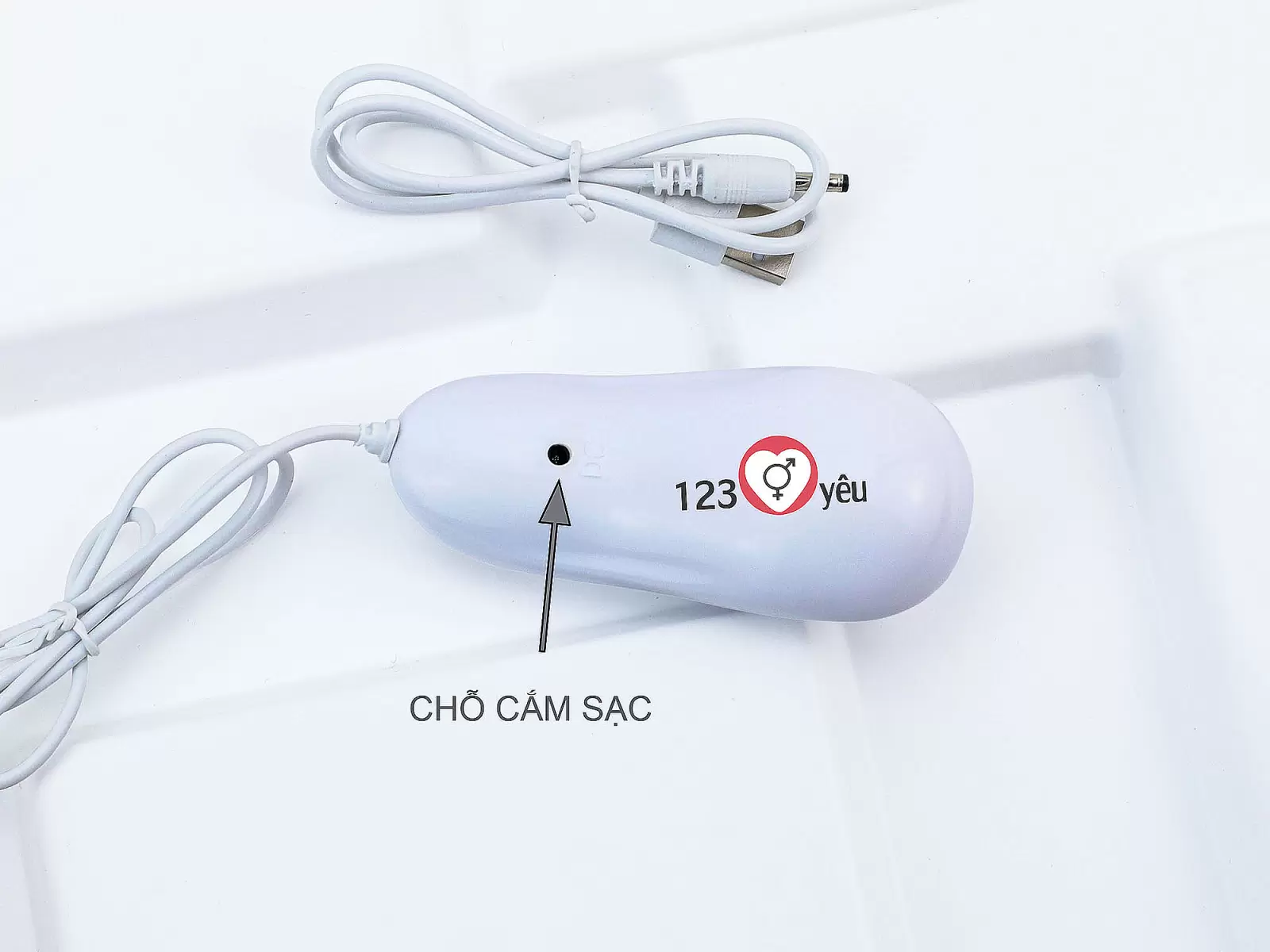 Dương vật giả có đế Excited rung thụt và phát nhiệt pin sạc
