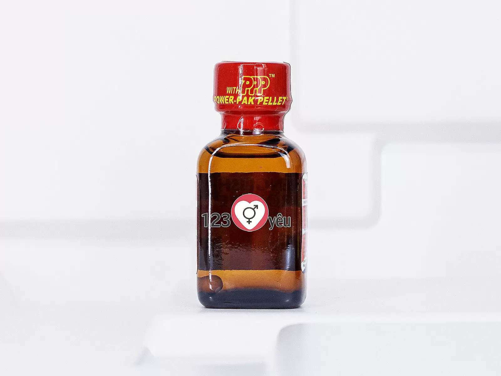 Chai hít English Royale 30ml tăng cảm giác hưng phấn