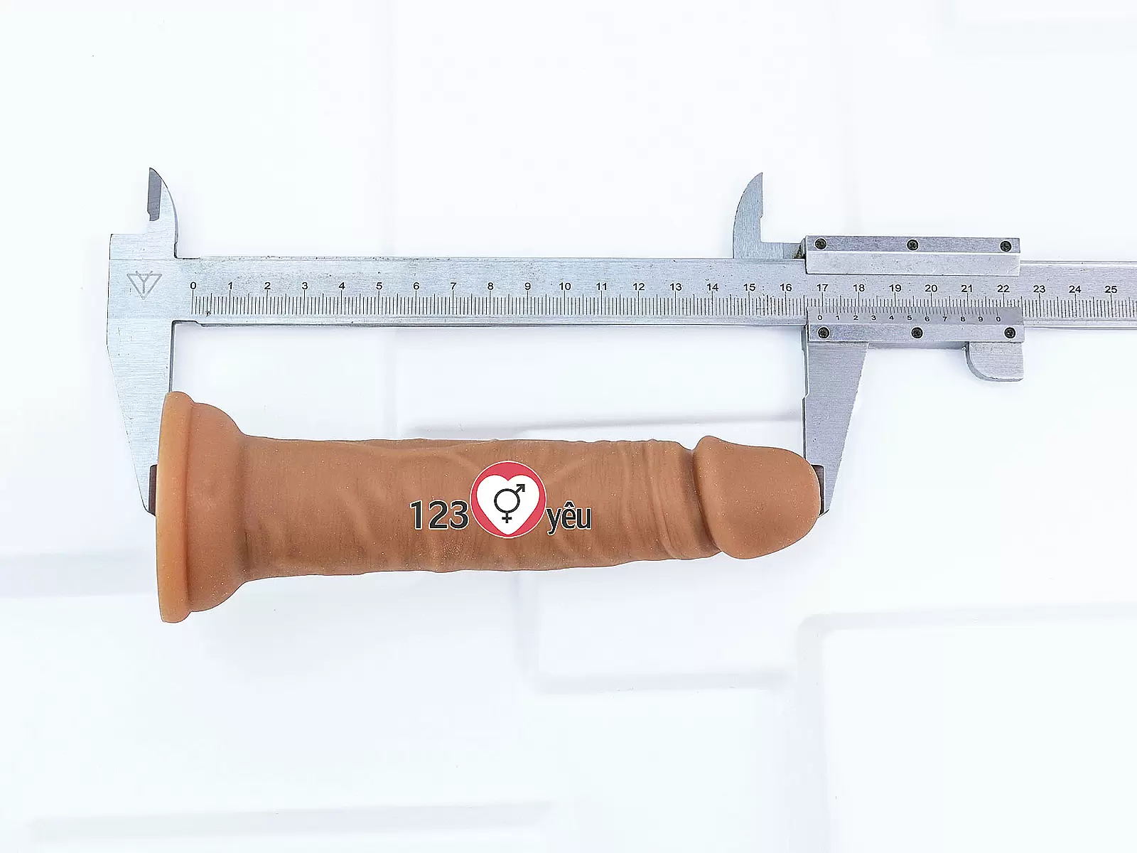 Dương vật giả có đế siêu mềm 7 inch