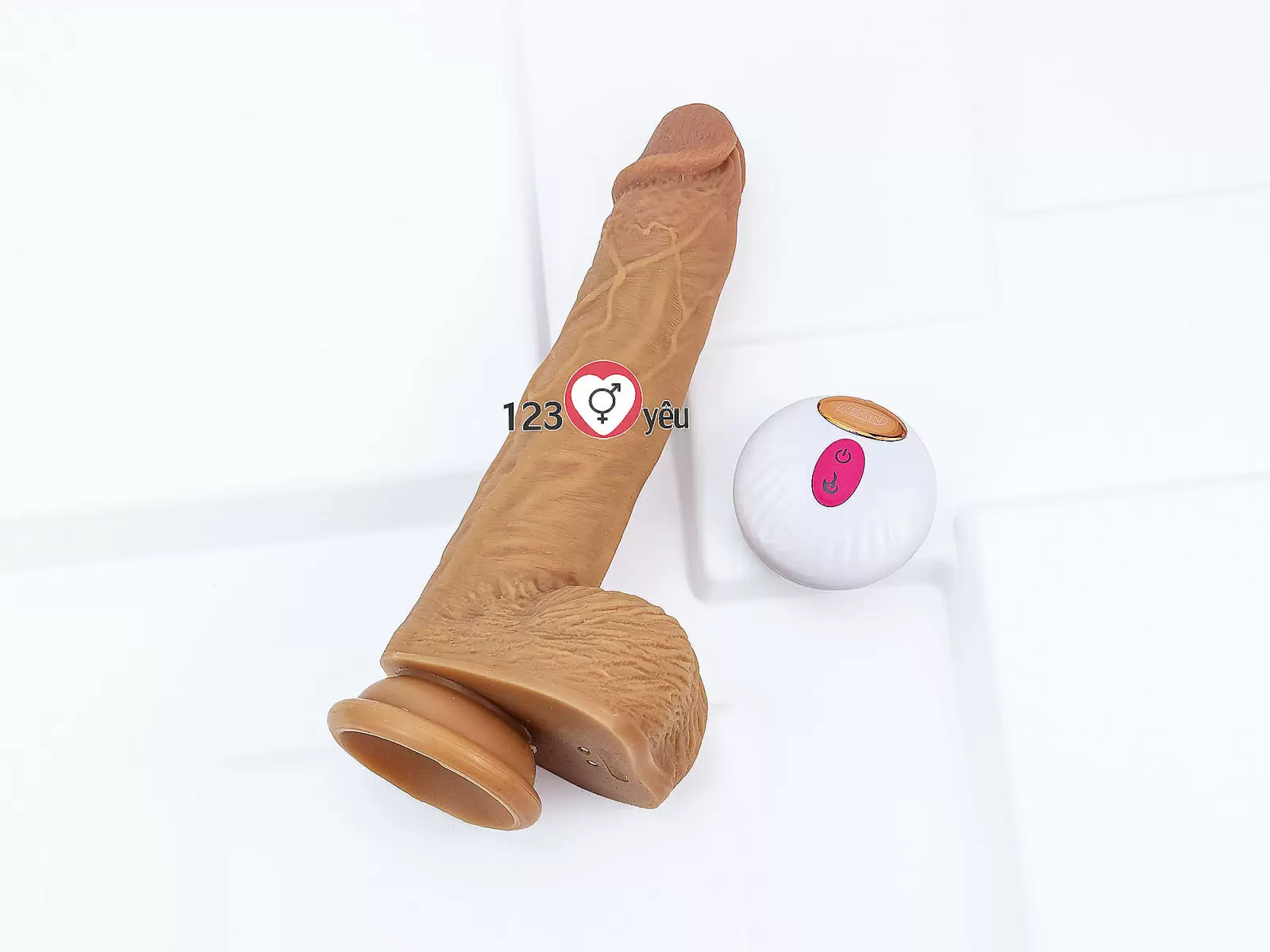 Dương vật giả có đế Real Dildo rung, thụt, phát nhiệt điều khiển từ xa