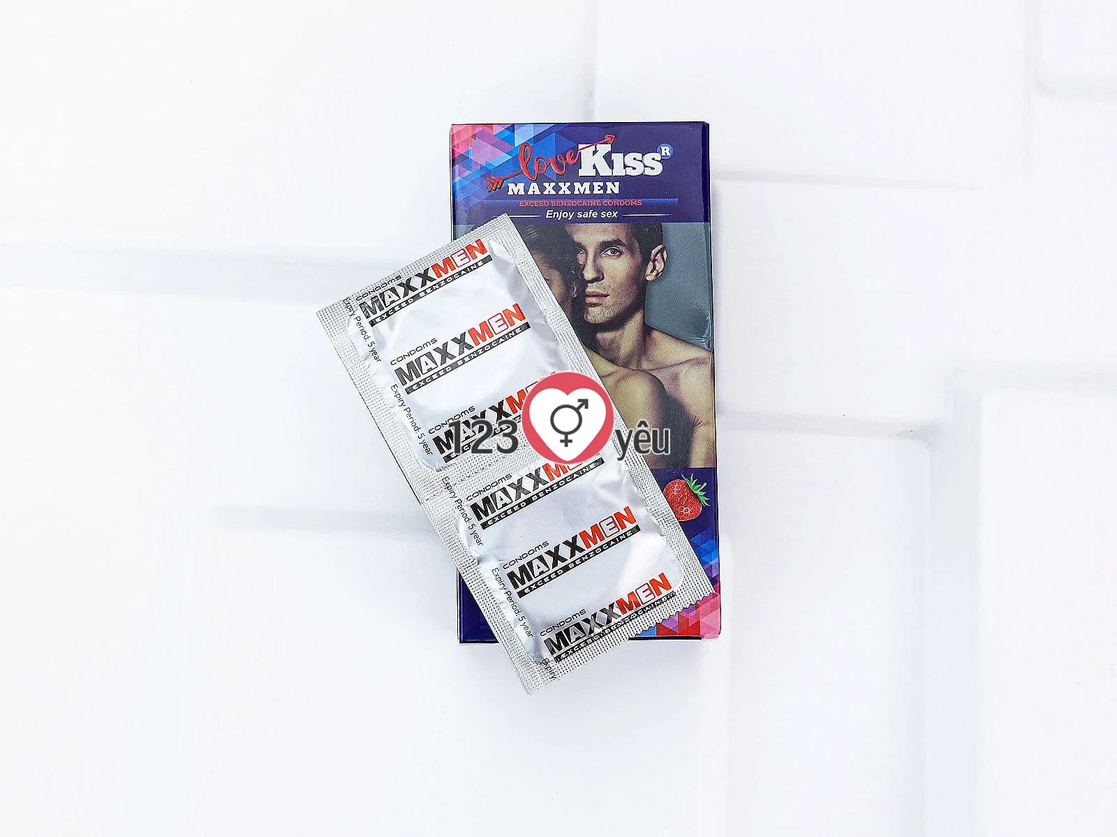Bao Cao Su Love Kiss MaxxMen 6in1 dài thời gian, bề mặt gân gai tăng kích thích, hương dâu thơm nhẹ