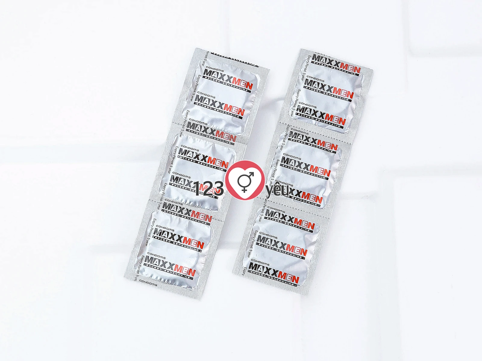 Bao Cao Su Love Kiss MaxxMen 6in1 dài thời gian, bề mặt gân gai tăng kích thích, hương dâu thơm nhẹ