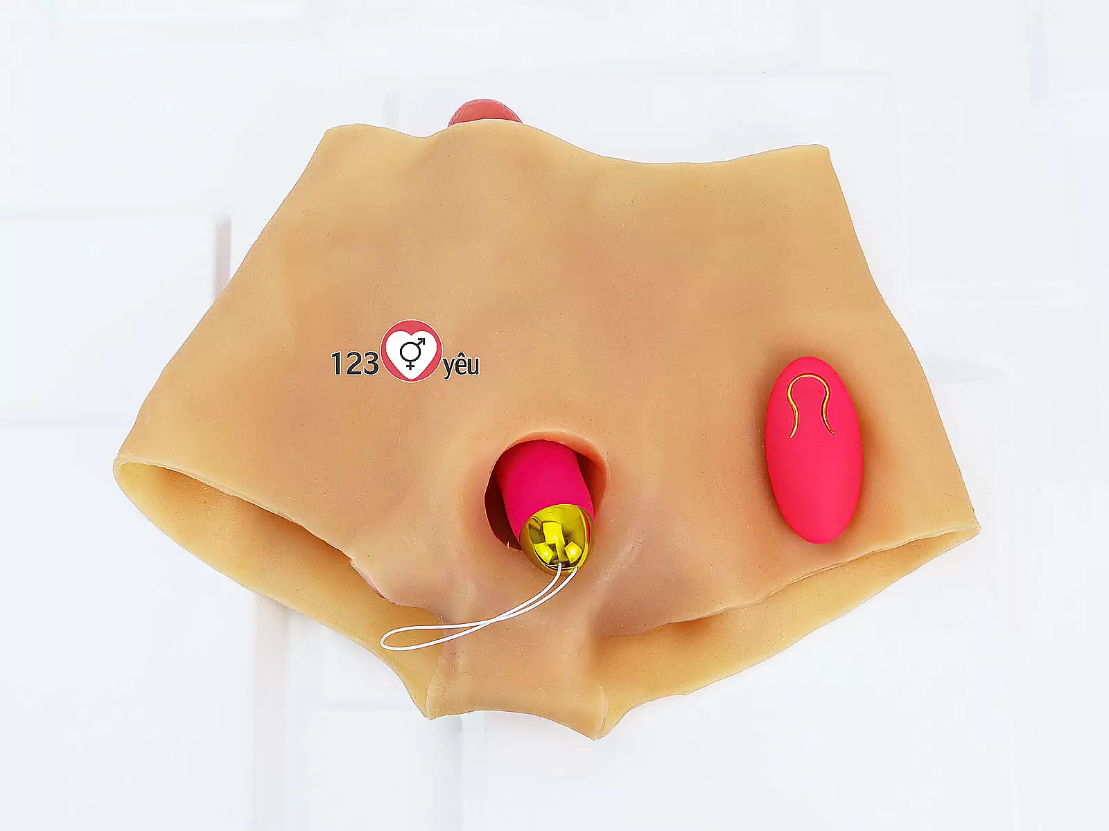 Quần dương vật giả rỗng ruột kèm trứng rung điều khiển từ xa