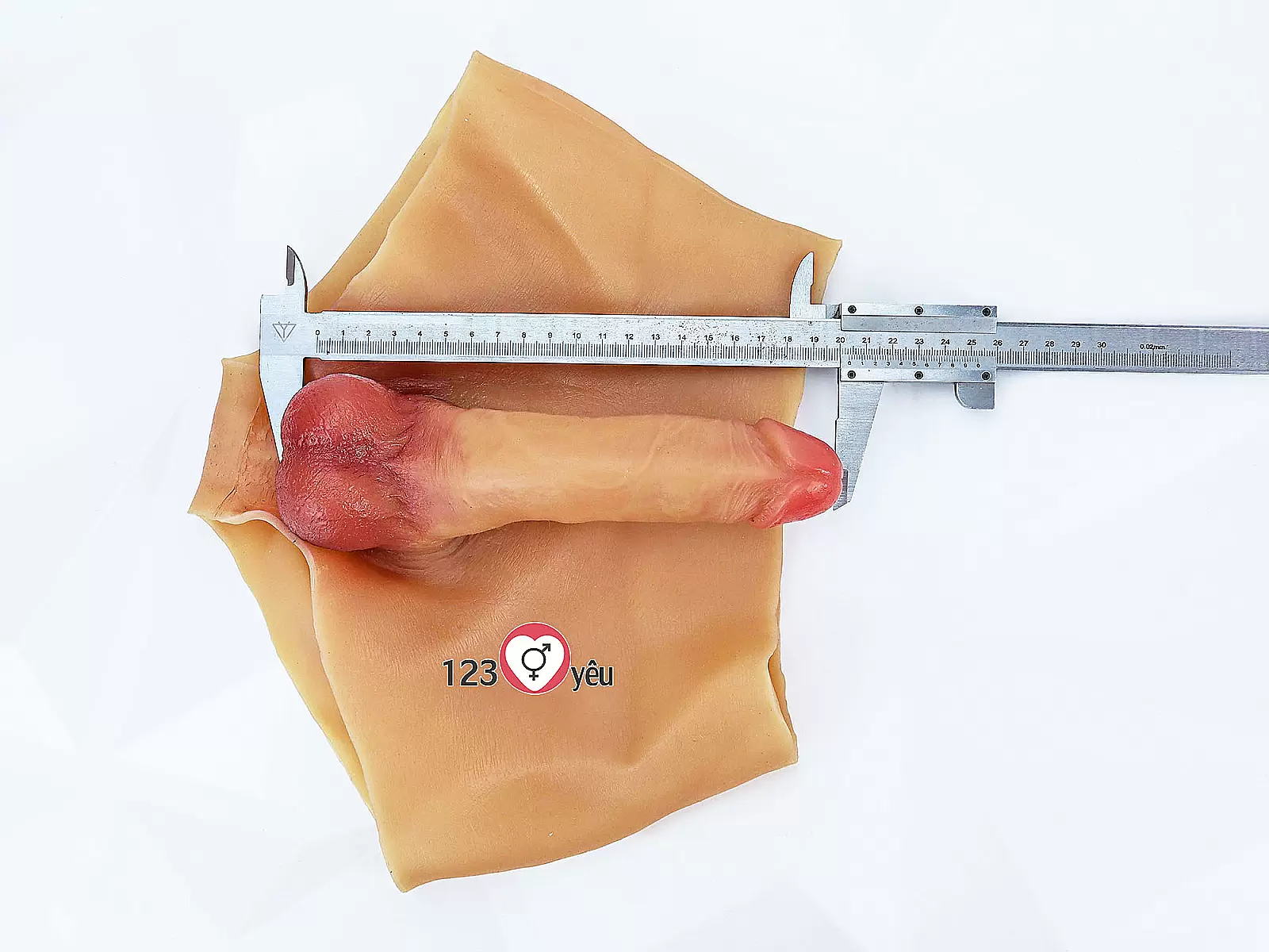 Quần dương vật giả rỗng ruột kèm trứng rung điều khiển từ xa