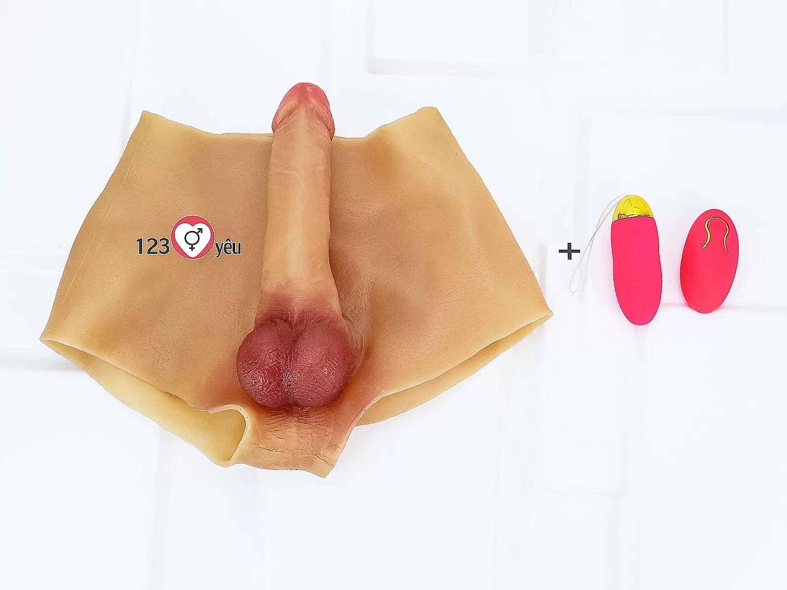 Quần dương vật giả rỗng ruột kèm trứng rung điều khiển từ xa