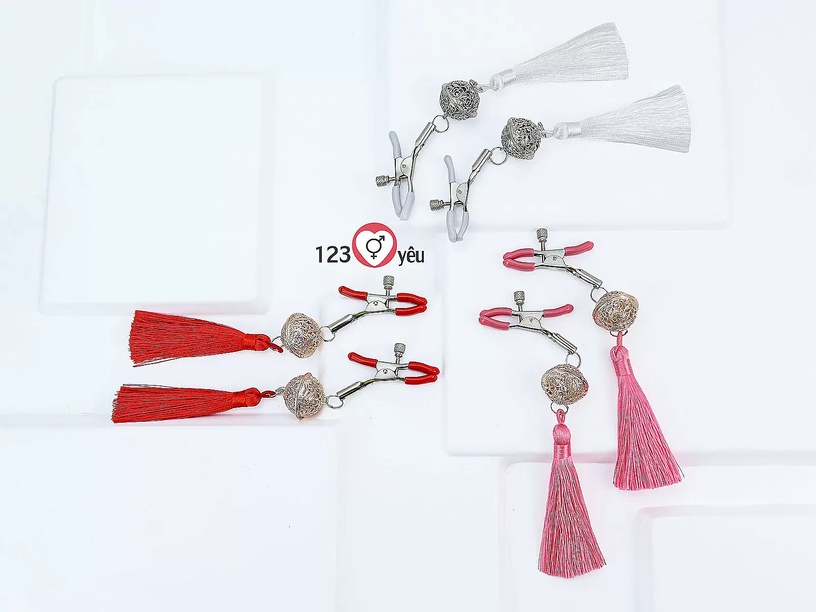 Lục lạc kẹp ti bạo dâm 3 màu kích thích dành cho nữ