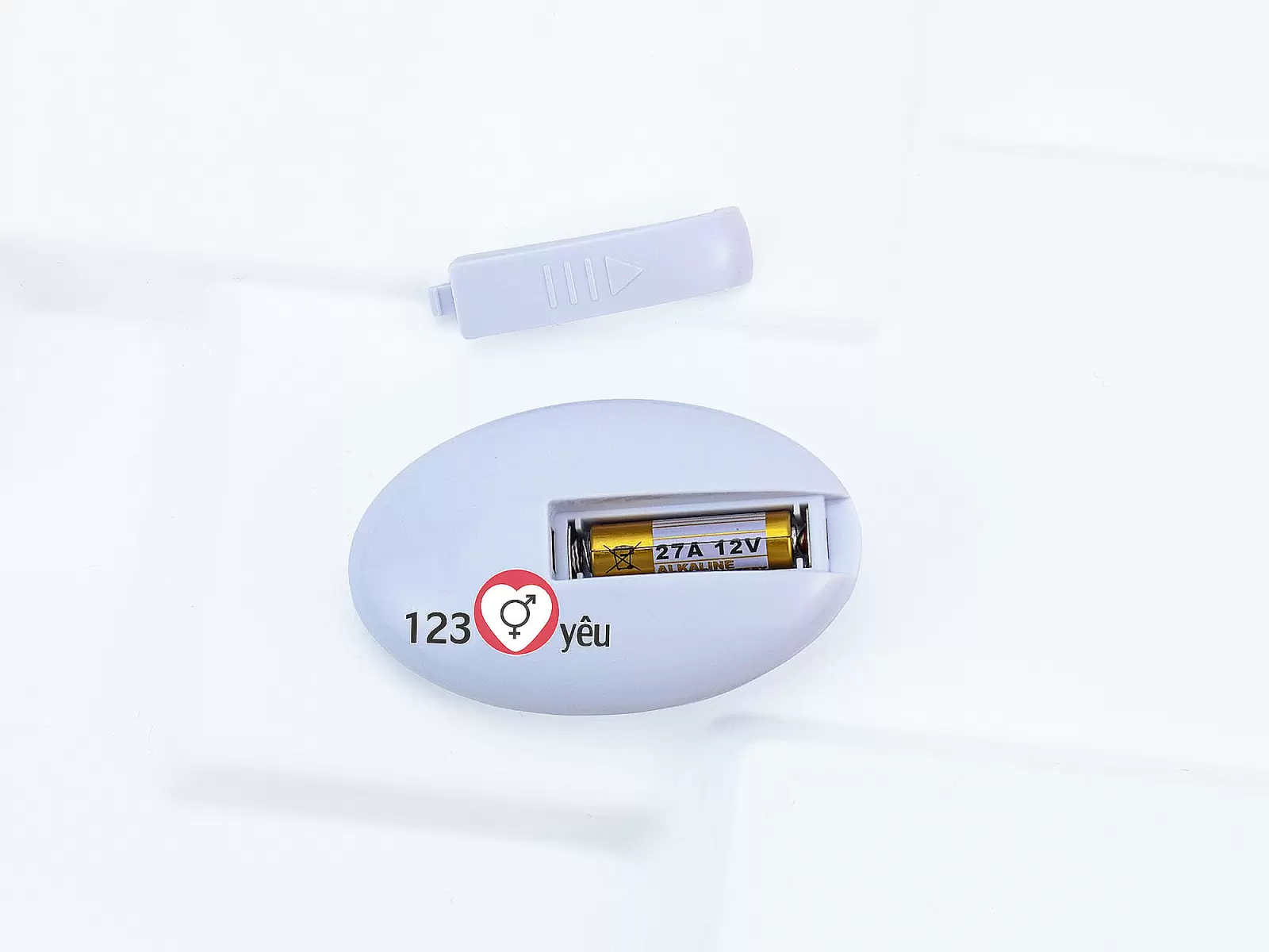 Dương vật giả có đế 2 đầu rung - thụt - ngoáy điều khiển từ xa
