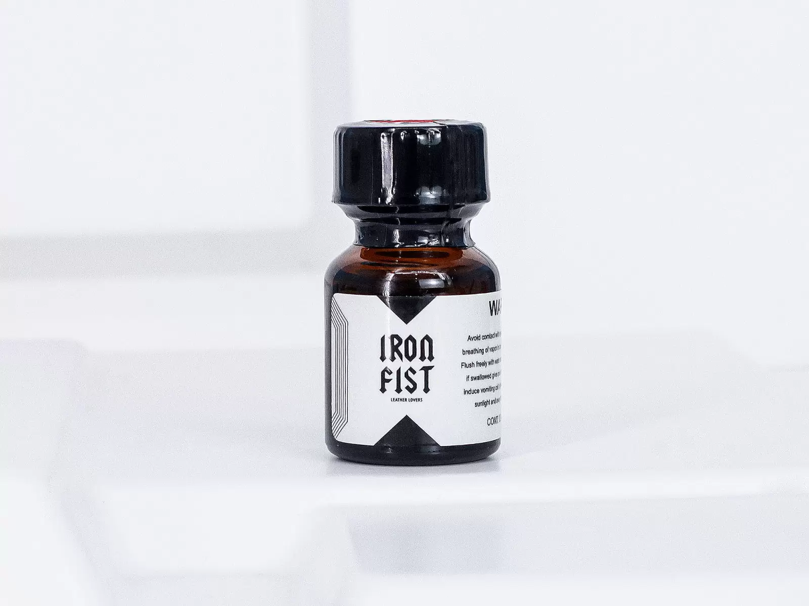 Chai h&iacute;t Iron Fist Leather Lovers 10ml tăng cảm gi&aacute;c hưng phấn