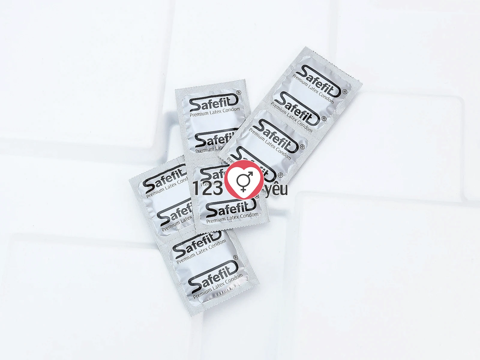 Bao cao su Safefit 003 Extra Thin siêu mỏng, siêu nhạy, chân thật hơn