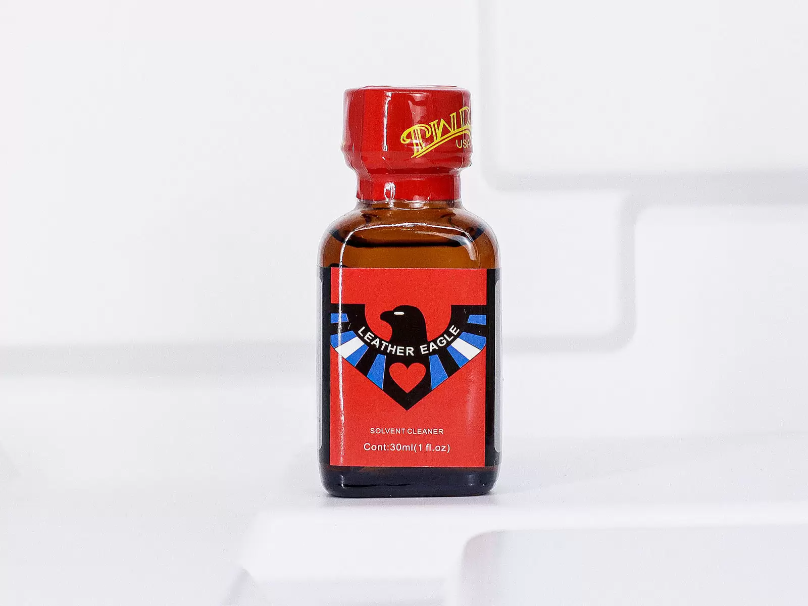 Chai h&iacute;t Leather Eagle 30ml tăng cường sự nhạy cảm v&agrave; kho&aacute;i cảm