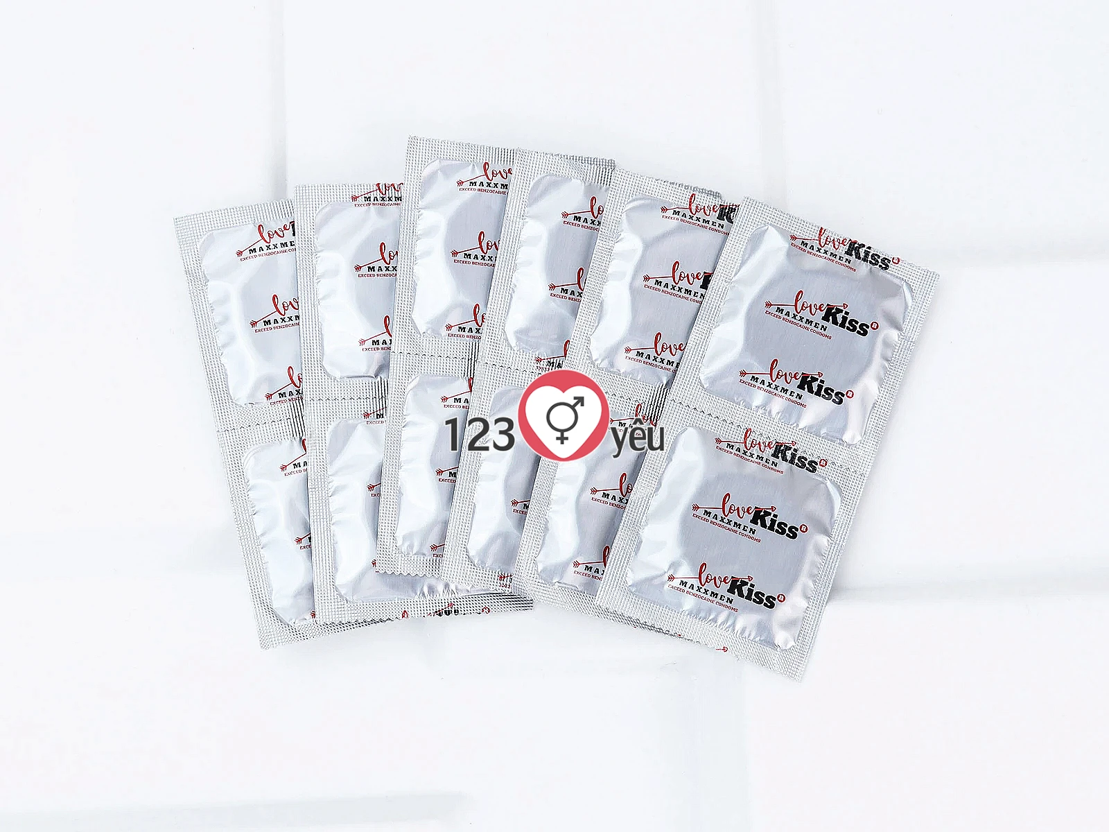 Bao cao su Love Kiss Maxxmen Pro Long 5in1 chấm nổi kích thích, hương dâu, hỗ trợ kéo dài thời gian