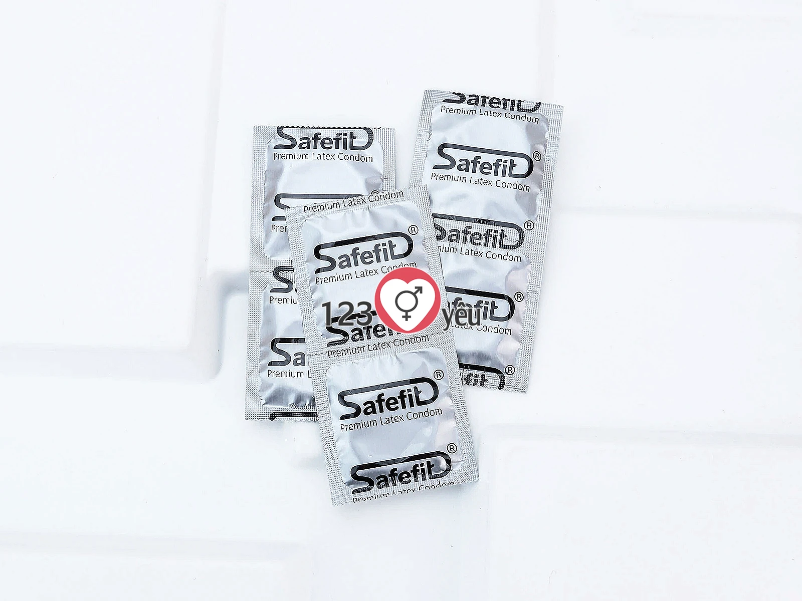 Bao cao su Safefit 4IN1 Extra Stimulation gân, gai, thắt, ôm sát hỗ trợ kéo dài thời gian
