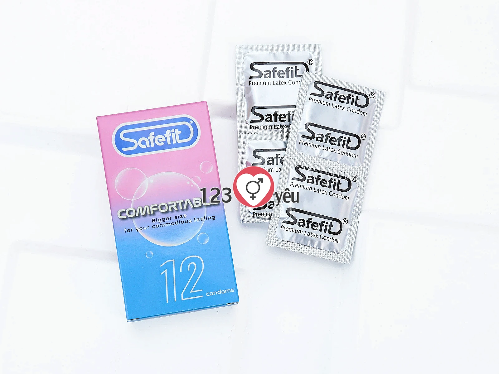 Bao cao su Safefit Comfortable mỏng và nhiều gel giúp truyền nhiệt tốt, mang lại cảm giác chân thật