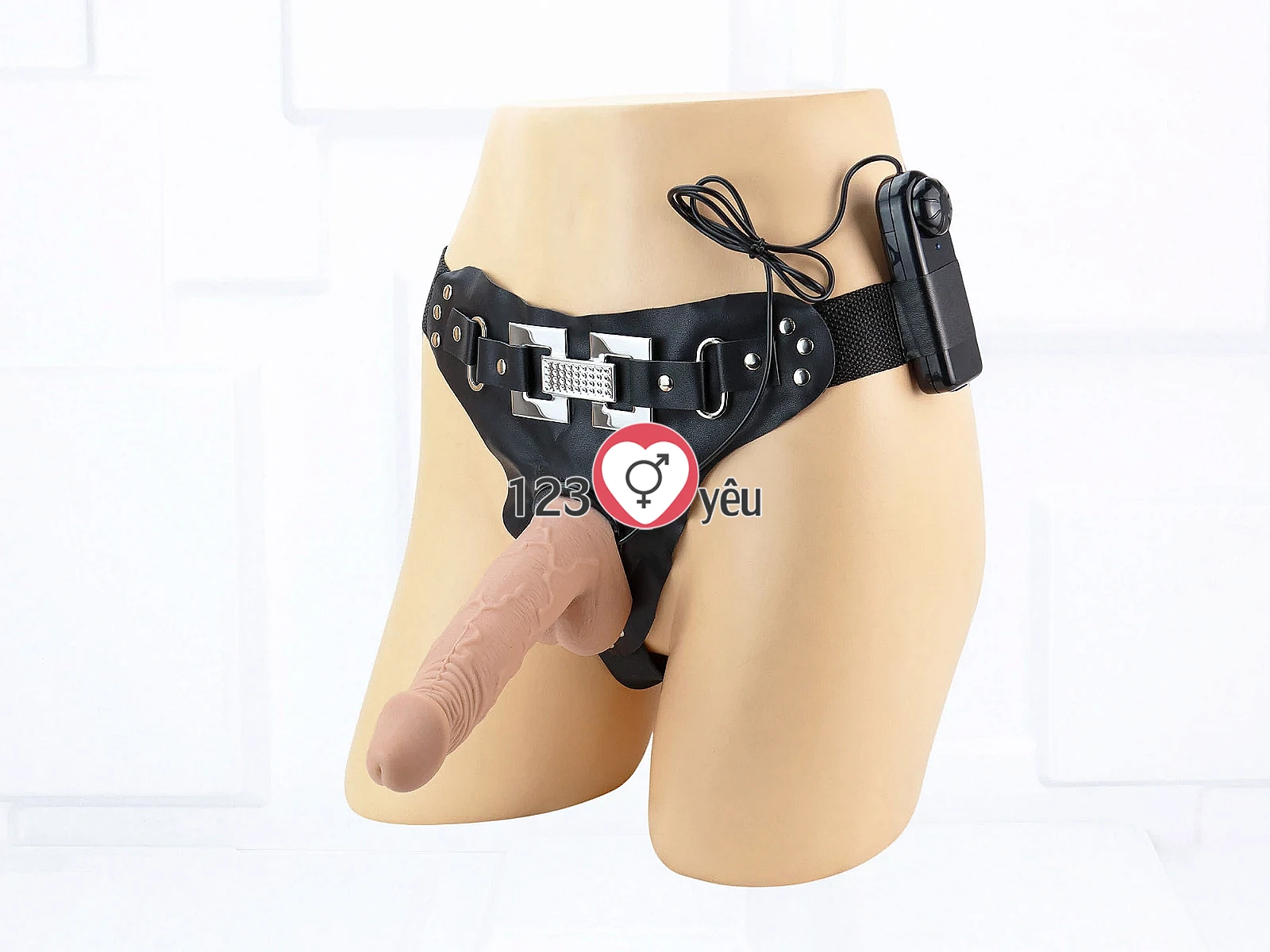 Dương vật giả có dây đeo Ultra Passionate có rung cho LES