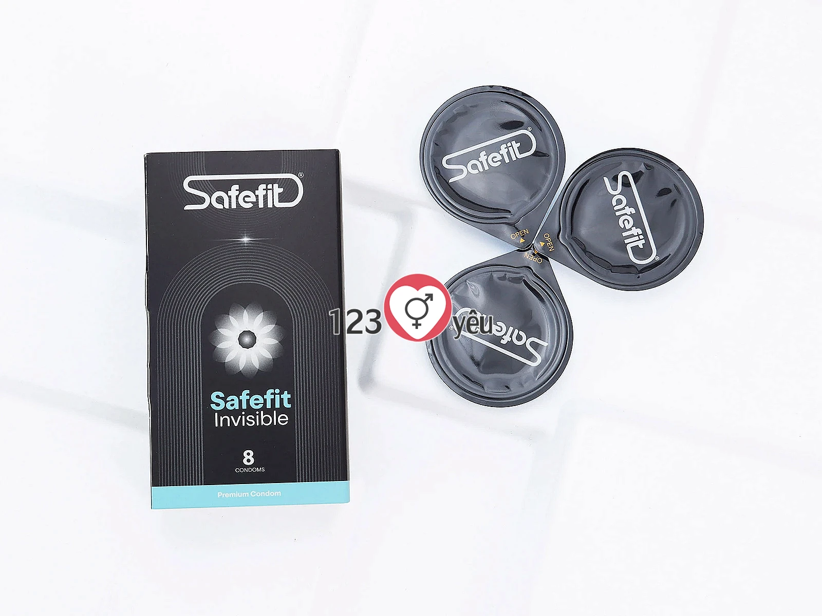 Bao cao su Safefit Invisible mỏng nhẹ, ôm khít và mang lại cảm giác tự nhiên