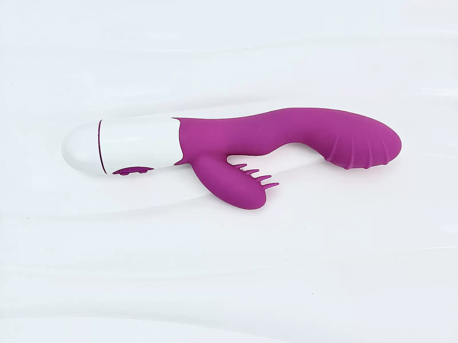 Thanh Lý - Dương vật giả Snappy nhánh gai mềm không còn chức năng rung