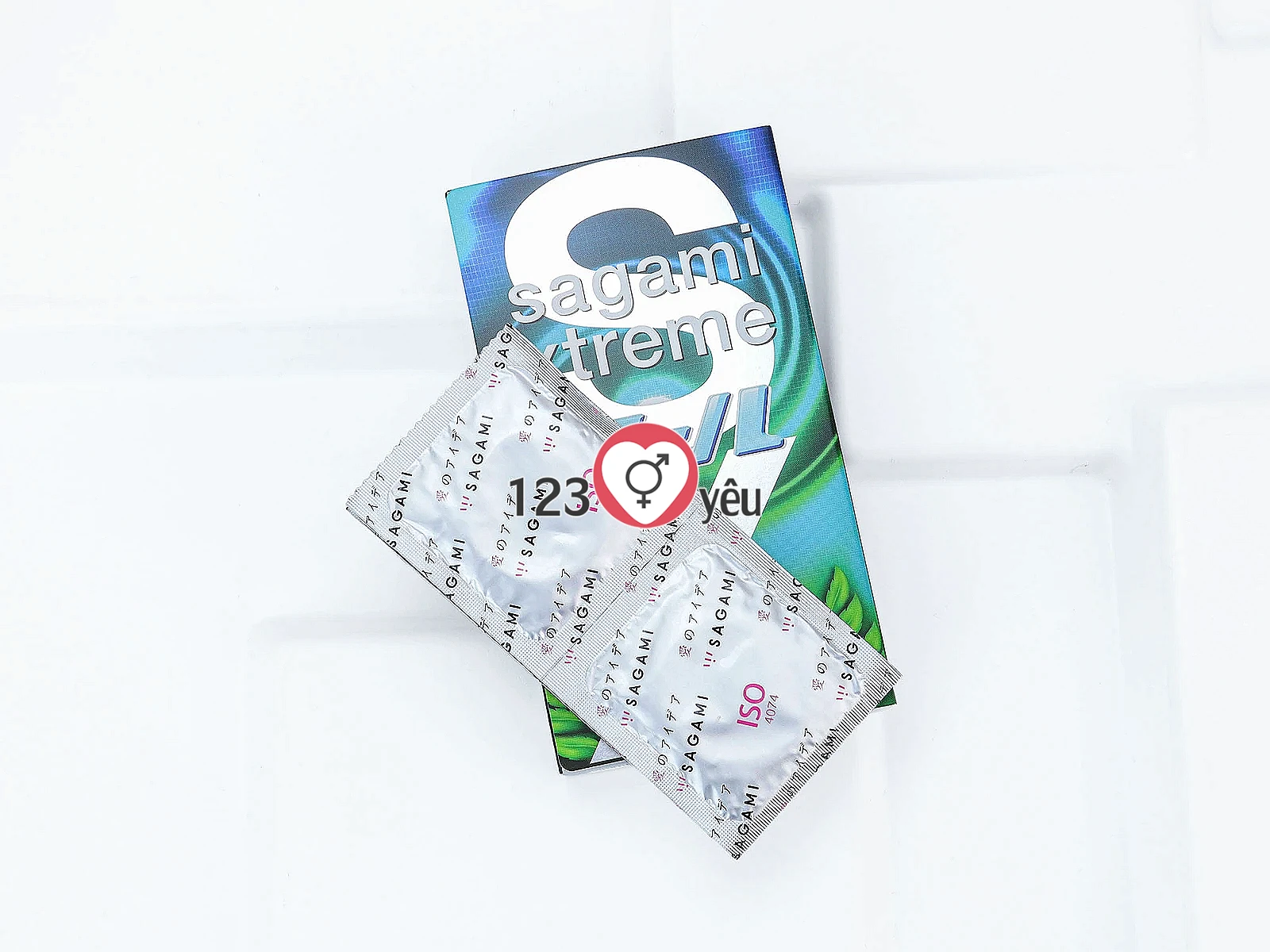 Bao cao su Sagami Xtreme Amino Gold Spearmint siêu mỏng bôi trơn hiệu quả và hương bạc hà mát lạnh