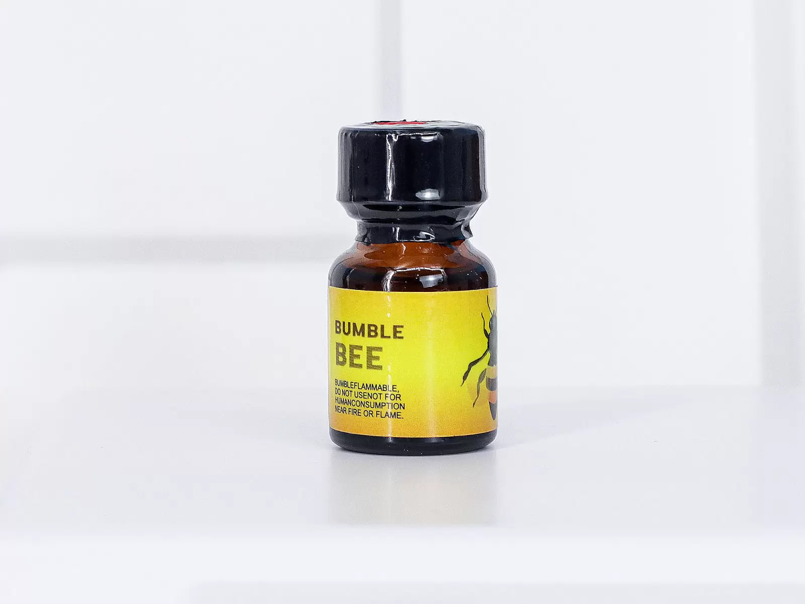 Chai hít Bumble Bee 10ml tăng cảm giác hưng phấn