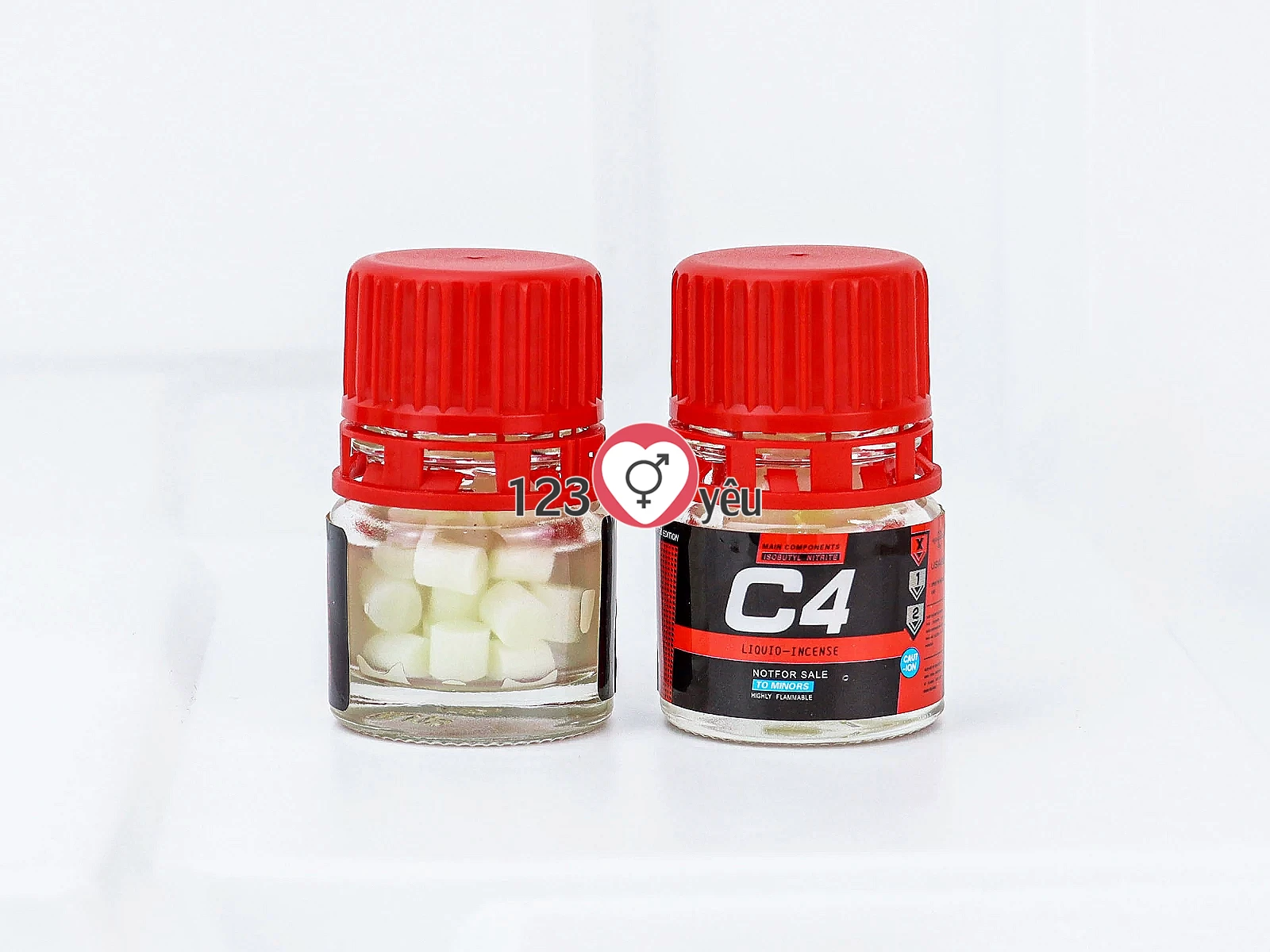Chai hít khô C4 đỏ dạng viên tiện lợi, kín mùi giúp tạo cảm giác thư giãn