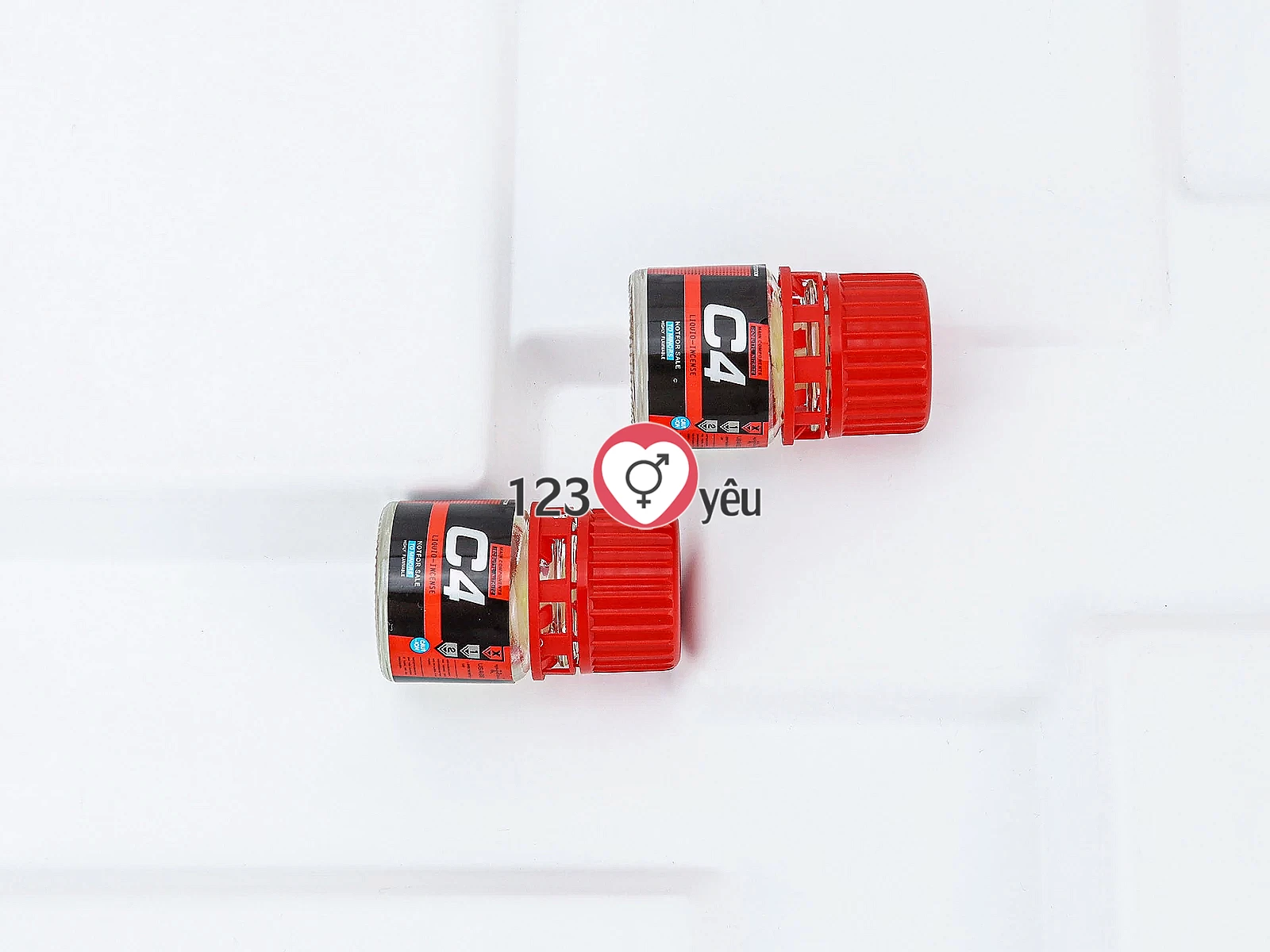Chai hít khô C4 đỏ dạng viên tiện lợi, kín mùi giúp tạo cảm giác thư giãn