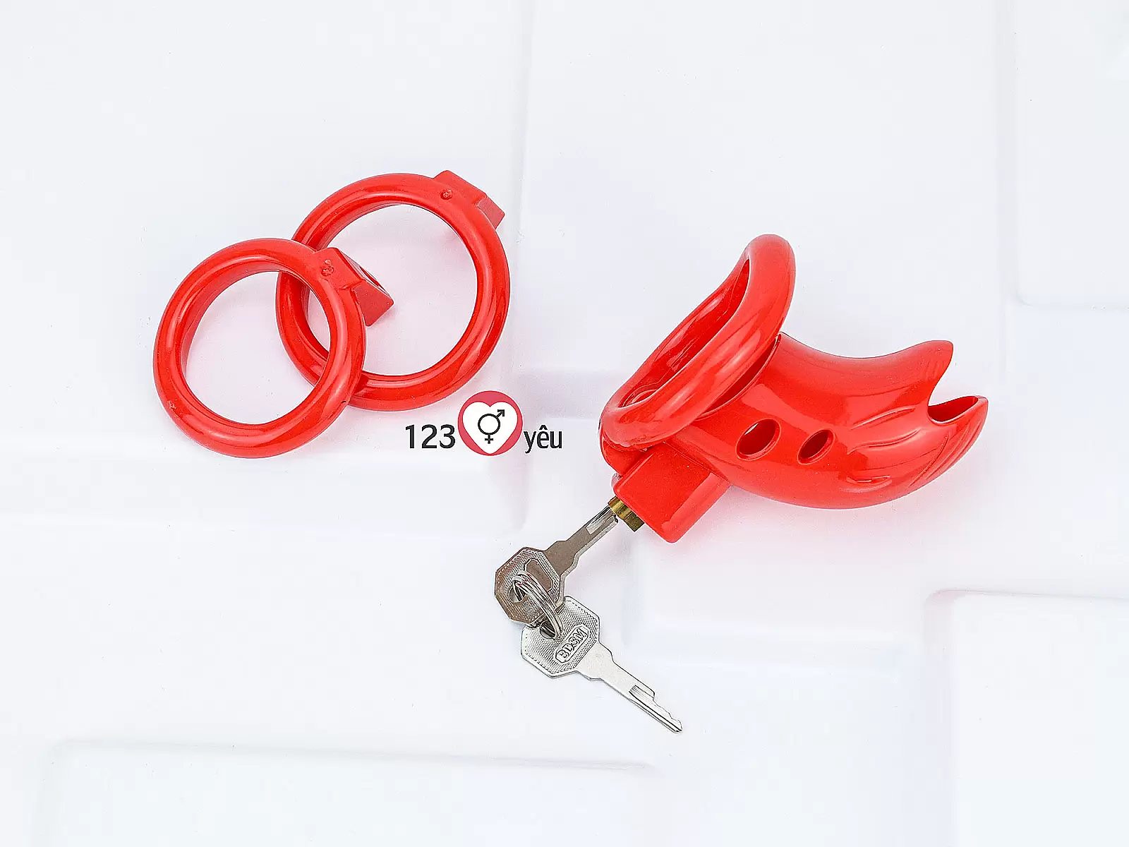Khóa dương vật nhựa đỏ có chìa khóa phụ kiện sextoy nam tăng cảm giác kiểm soát đầy thú vị