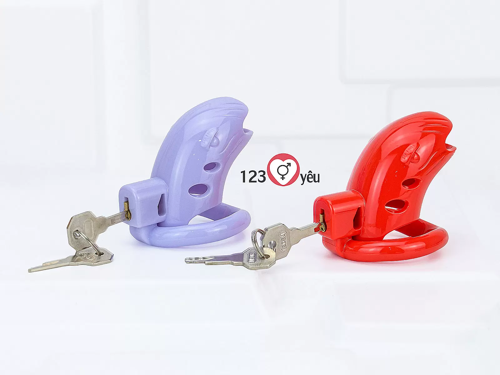 Khóa dương vật nhựa đỏ có chìa khóa phụ kiện sextoy nam tăng cảm giác kiểm soát