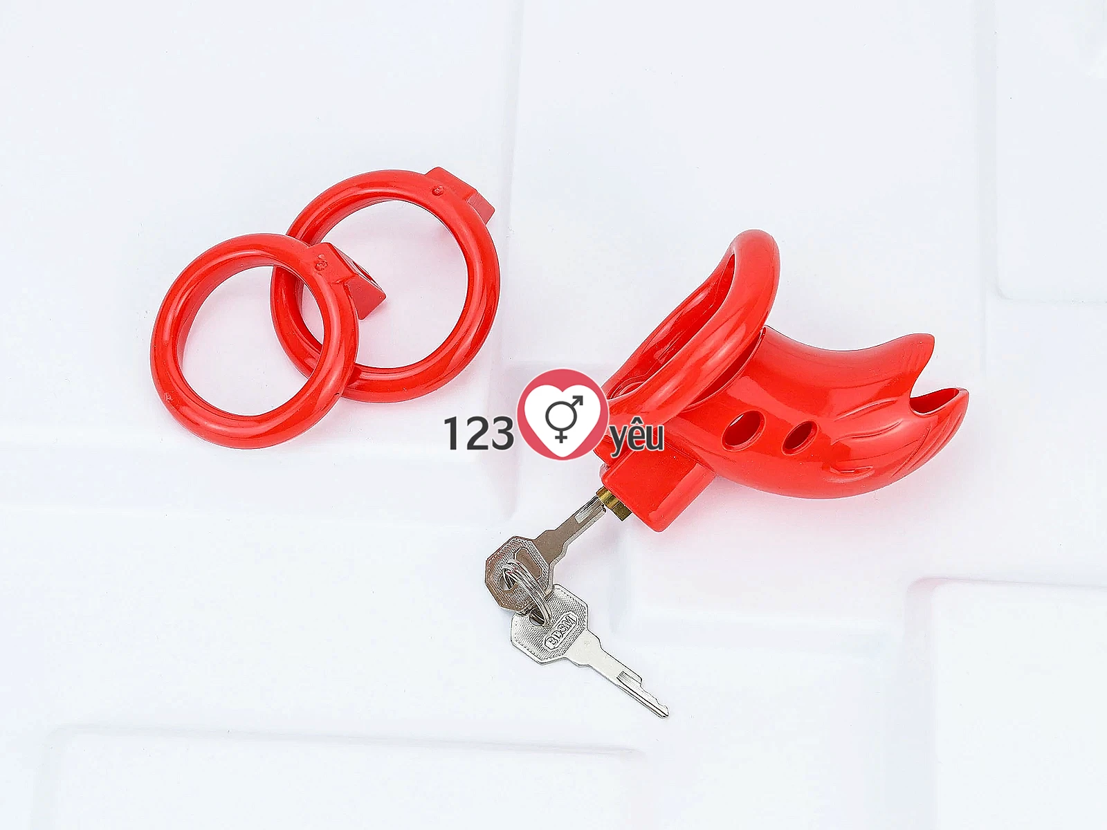 Khóa dương vật nhựa đỏ có chìa khóa phụ kiện sextoy nam tăng cảm giác kiểm soát