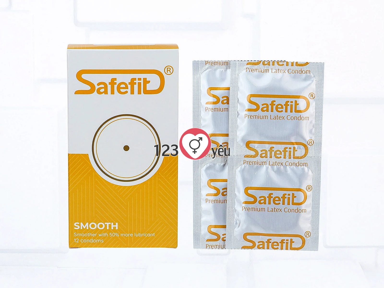 Bao cao su Safefit Smooth bôi trơn nhiều hơn giúp giảm ma sát, mang lại cảm giác êm ái