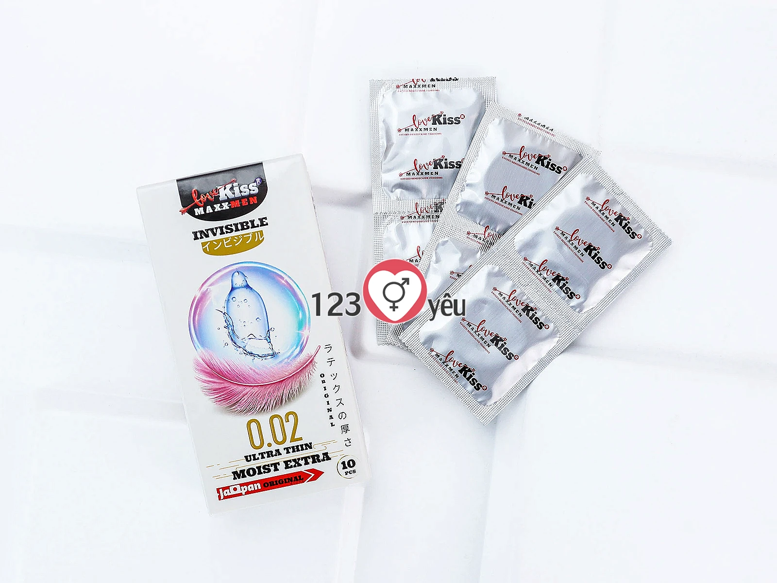 Bao cao su LOVE KISS Maxxmen Invisible hỗ trợ giảm ma sát, giúp cả hai tận hưởng cuộc yêu êm ái