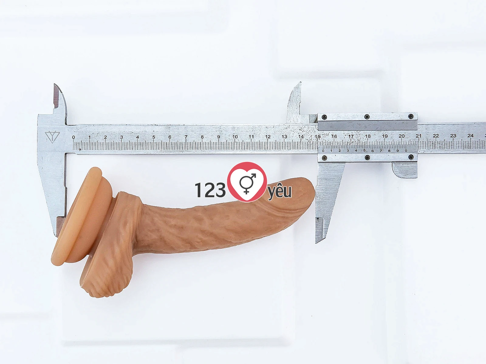 Dương vật giả có đế siêu mềm The Penis