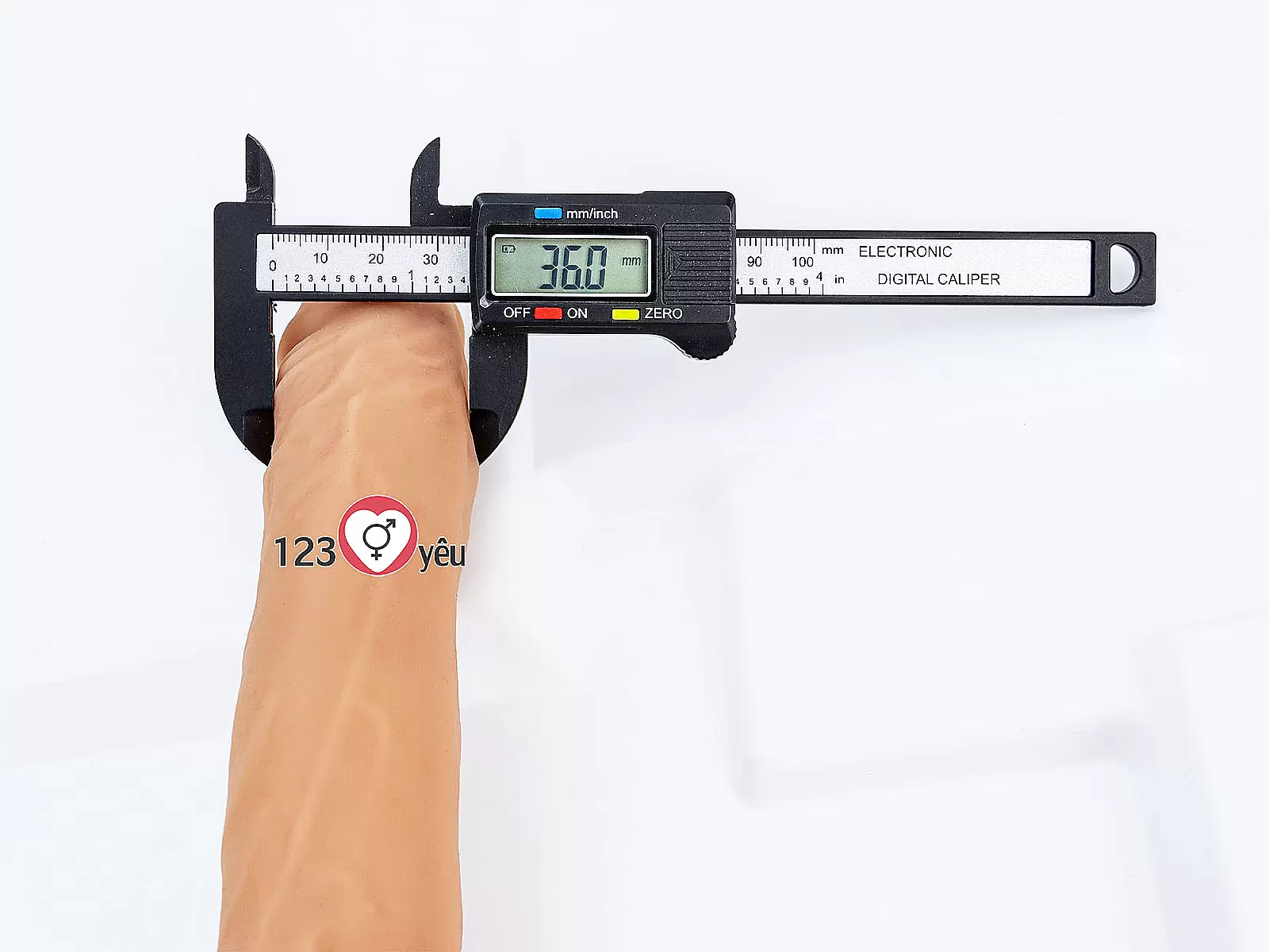 Dương vật giả có đế Knight Tornado rung thụt lắc