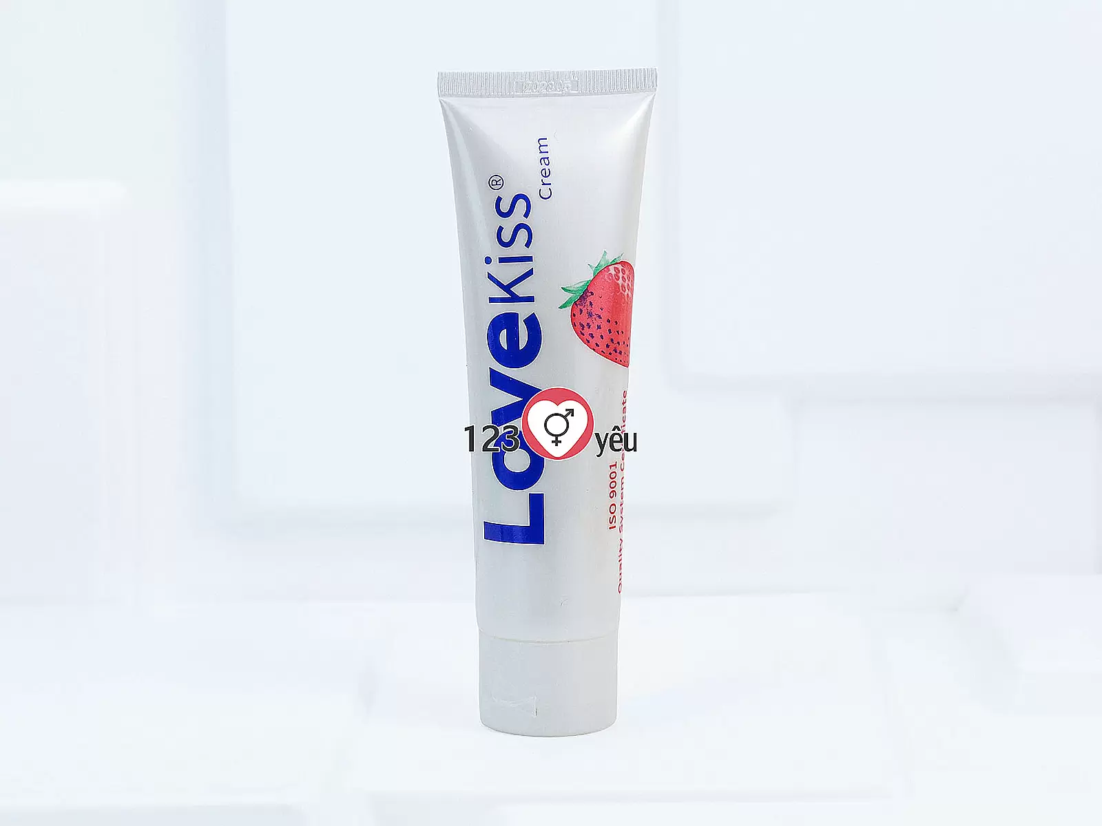Gel Love Kiss Cream hương dâu - bôi trơn âm đạo 100ml