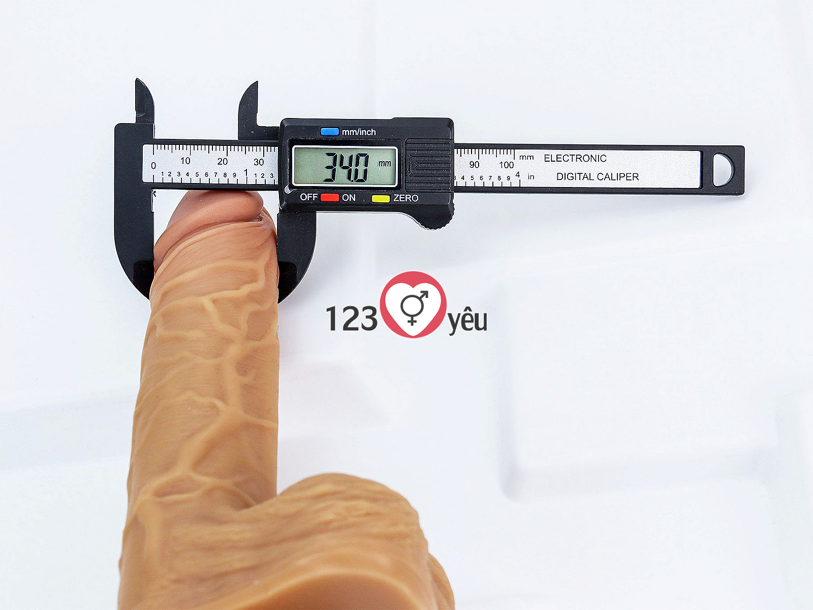 Dương vật giả có dây đeo pin sạc điều khiển từ xa