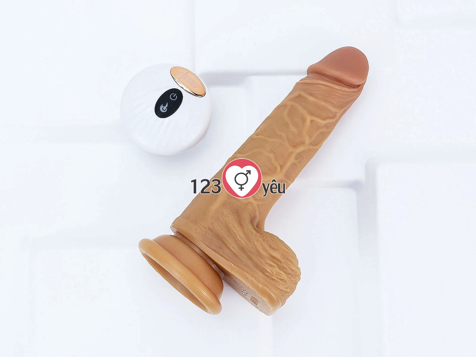 Dương vật giả có đế YEAIN Devil kèm dây đeo pin sạc điều khiển từ xa
