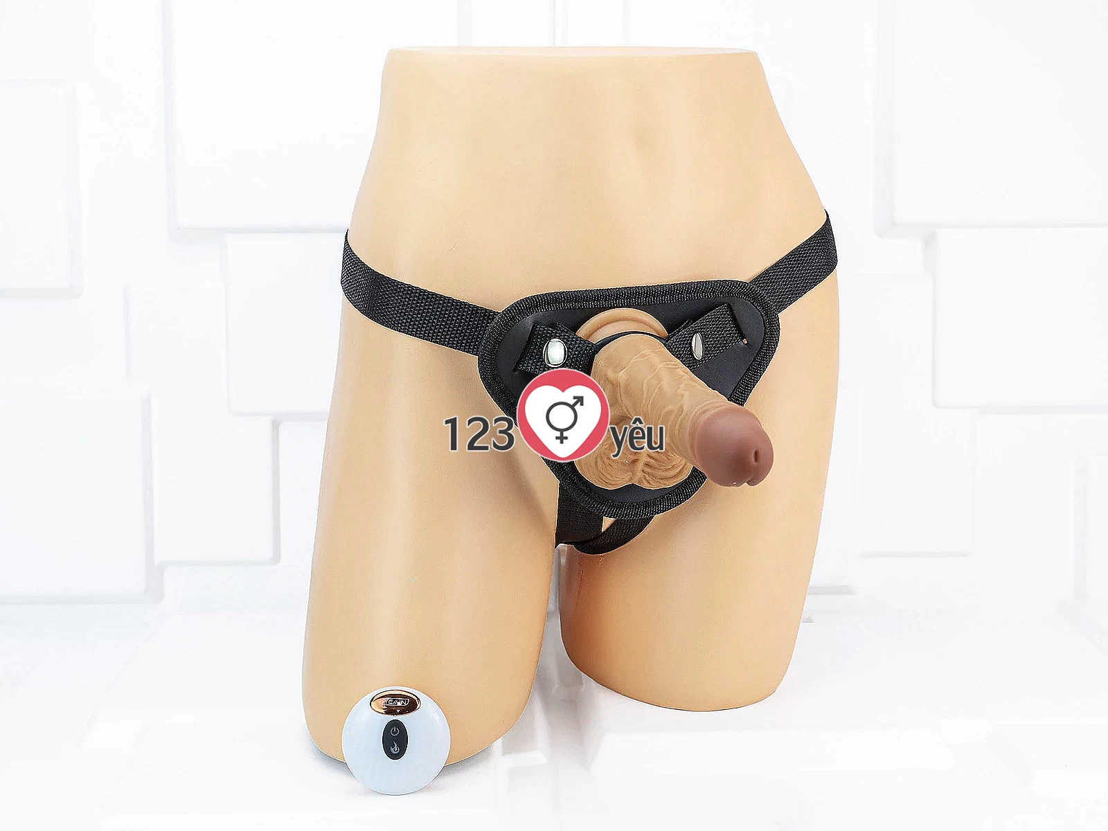 Dương vật giả có đế YEAIN Devil kèm dây đeo pin sạc điều khiển từ xa