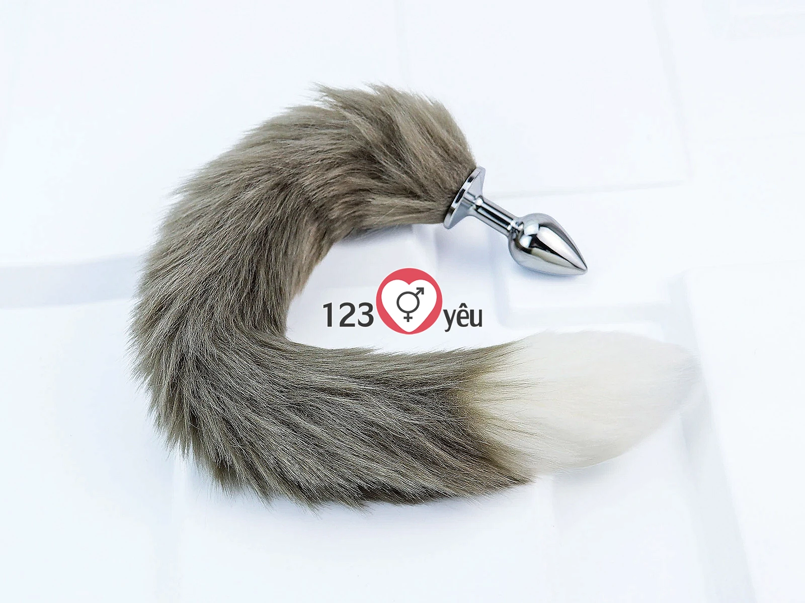 Đồ chơi kích hậu inox đuôi sói xám rêu