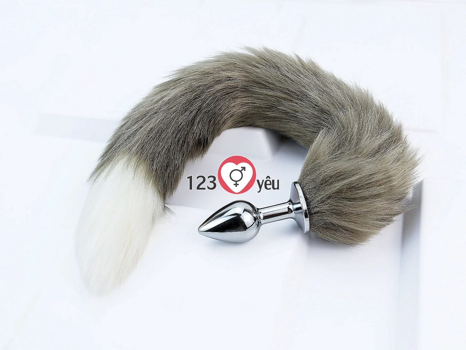 Đồ chơi kích hậu inox đuôi sói xám rêu