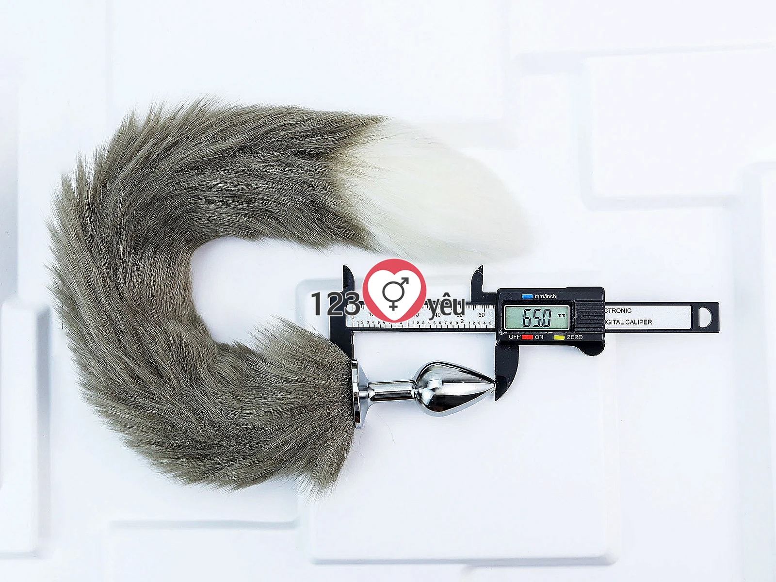 Đồ chơi kích hậu inox đuôi sói xám rêu