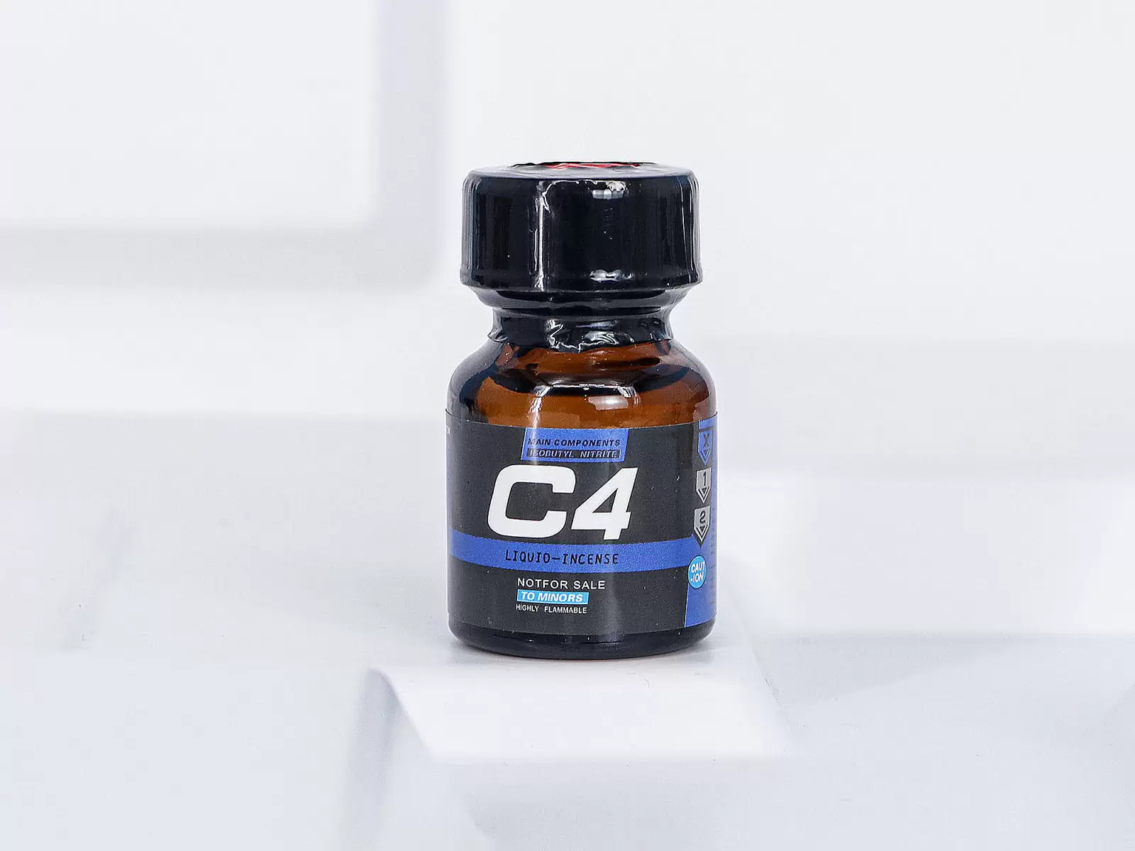 Chai hít C4 Liquid Incense 10ml tăng cảm giác phấn khích