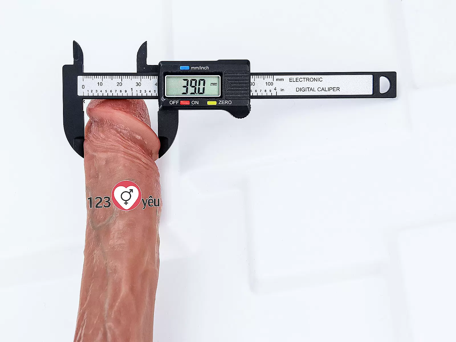 Dương vật giả có đế rung thụt cực mạnh phát nhiệt kèm điều khiển từ xa