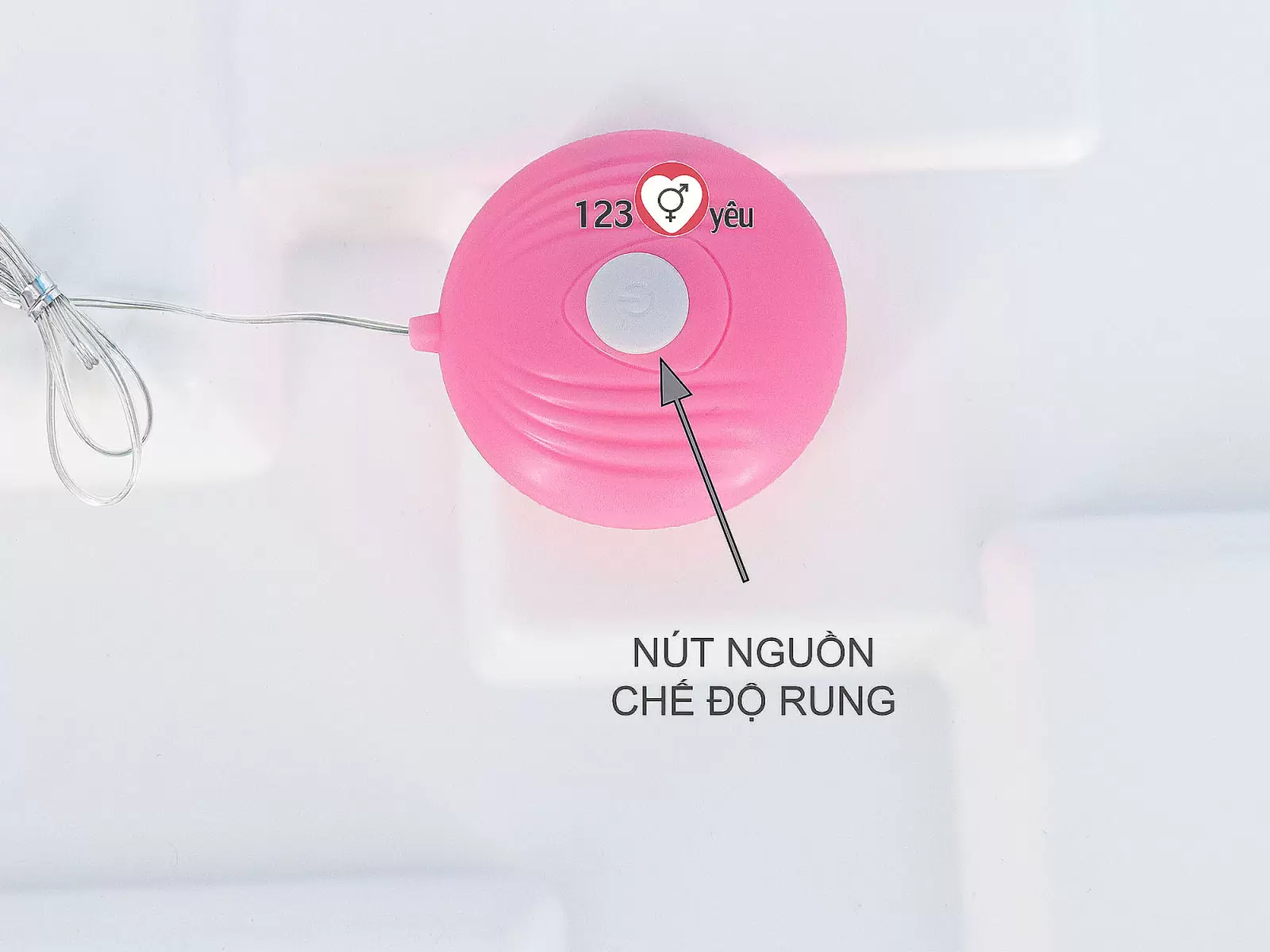 Dương vật giả có đế David rung mạnh mẽ kèm điều khiển